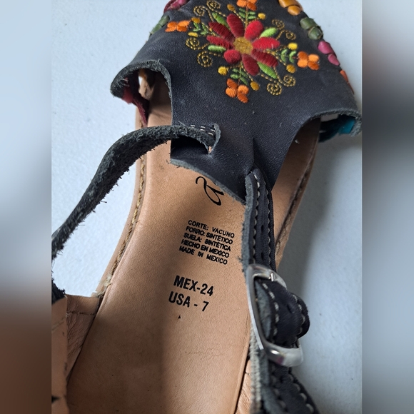 Mexican Huaraches Black Floral - Picture 3 of 5